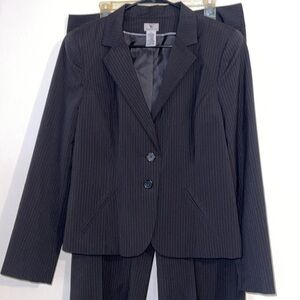 🌹NWT: WORTHINGTON PIN STRIPE MODERN FIT PANT SUIT